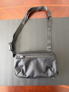 ALPAKA Black Men's Tech case / Sling Bag